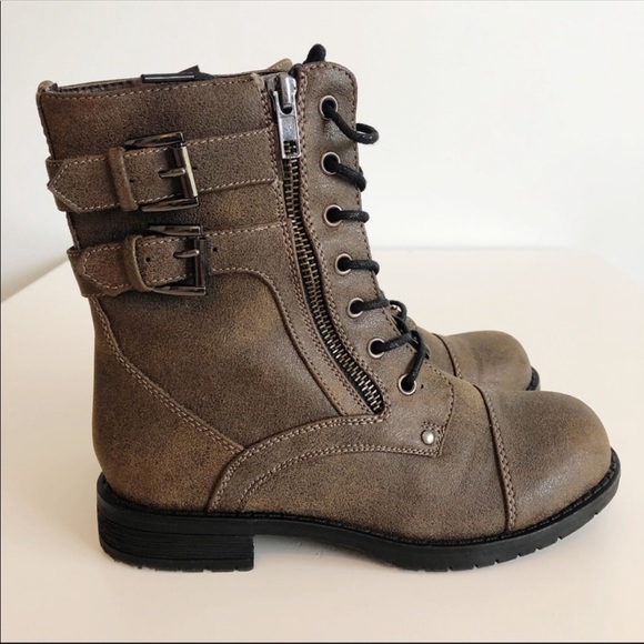 lace up boots size 2
